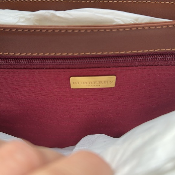 Burberry - Picture 11 of 16